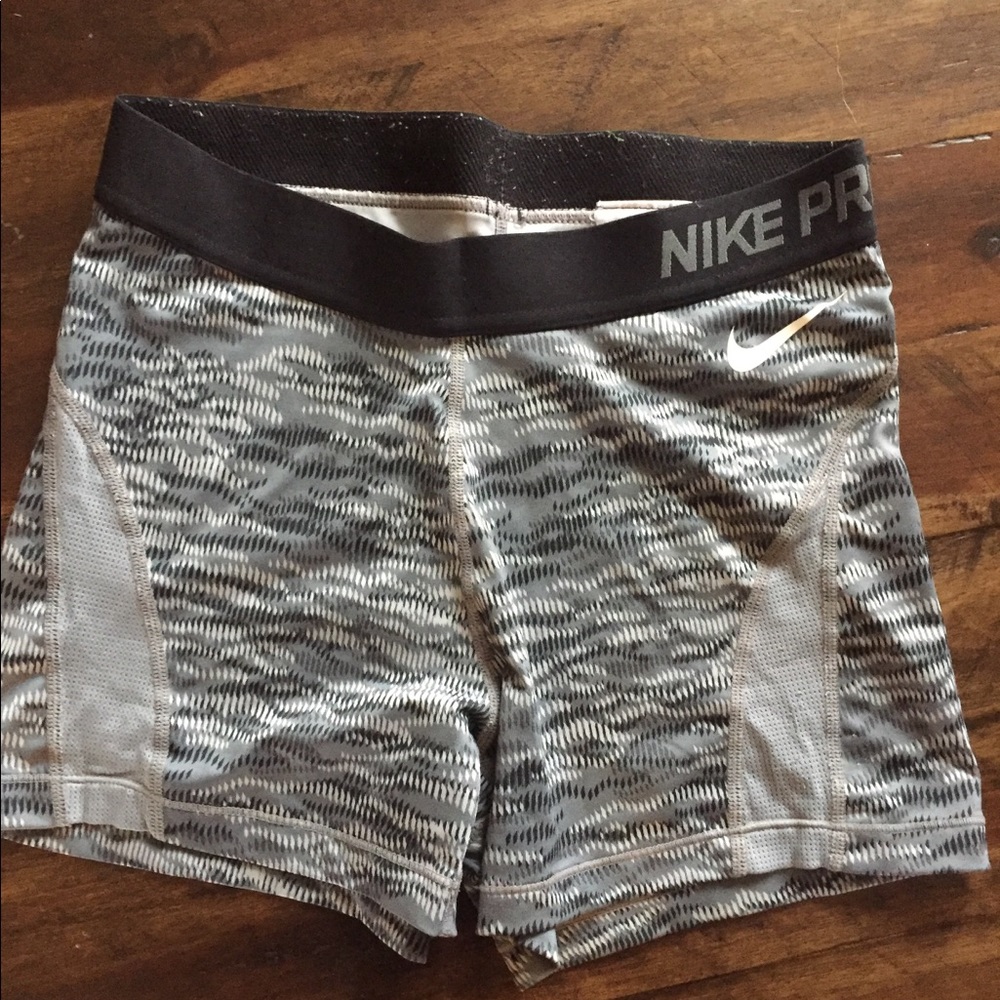 Women’s Nike Pro spandex size M